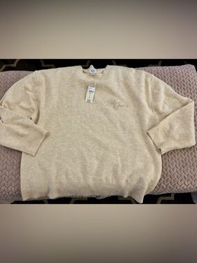 New BDG Jeans Urban Outfitters Beige Oversized SWEATER women size M Cozy & Warm